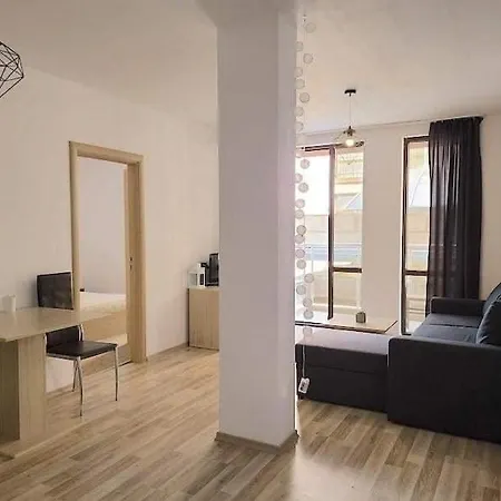 מלון Tarsis Private Apartament *