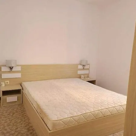 Tarsis Private Apartament מלון