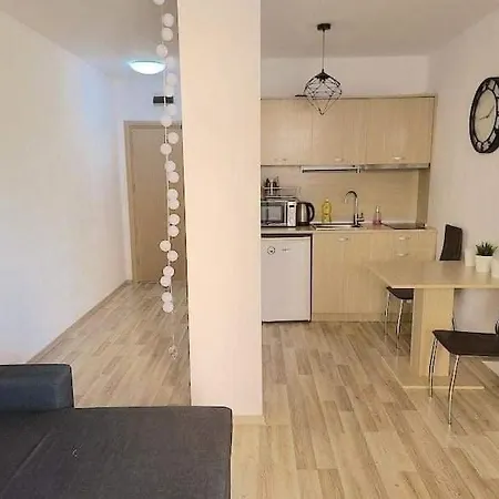 מלון Tarsis Private Apartament *